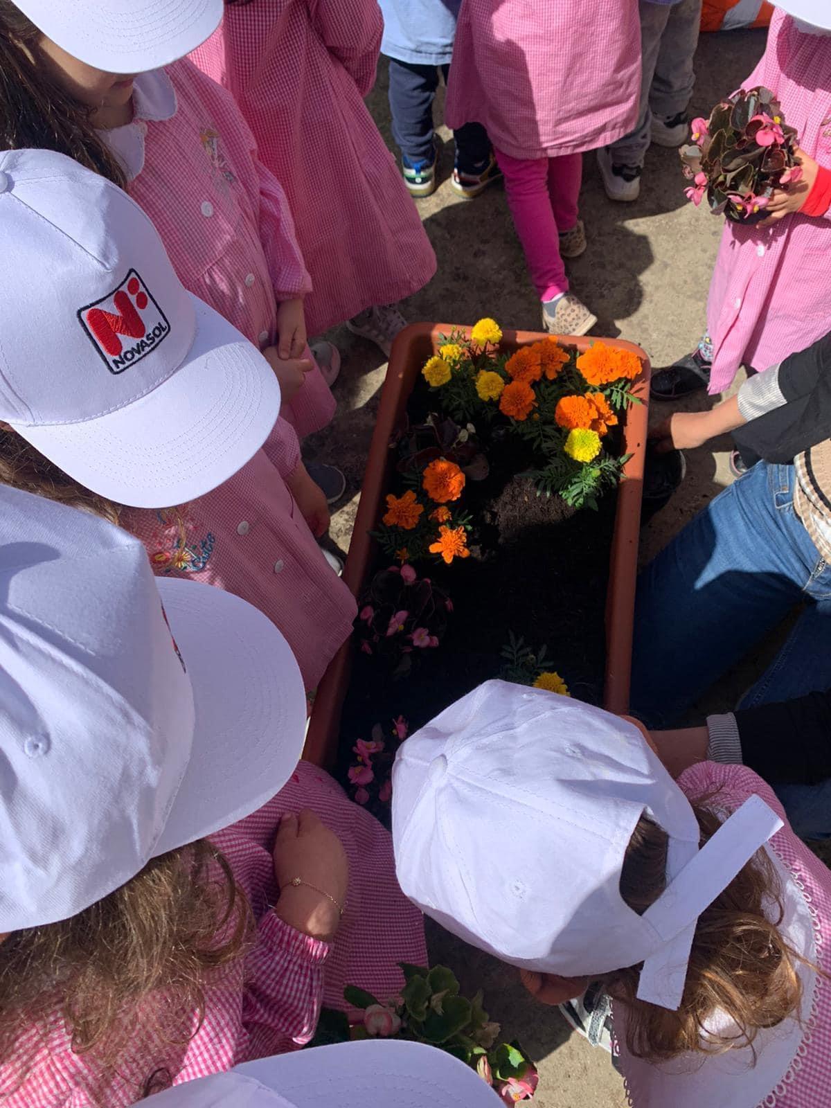 “Non ti scordar di me”, a Castellabate i bambini si prendono cura delle aiuole