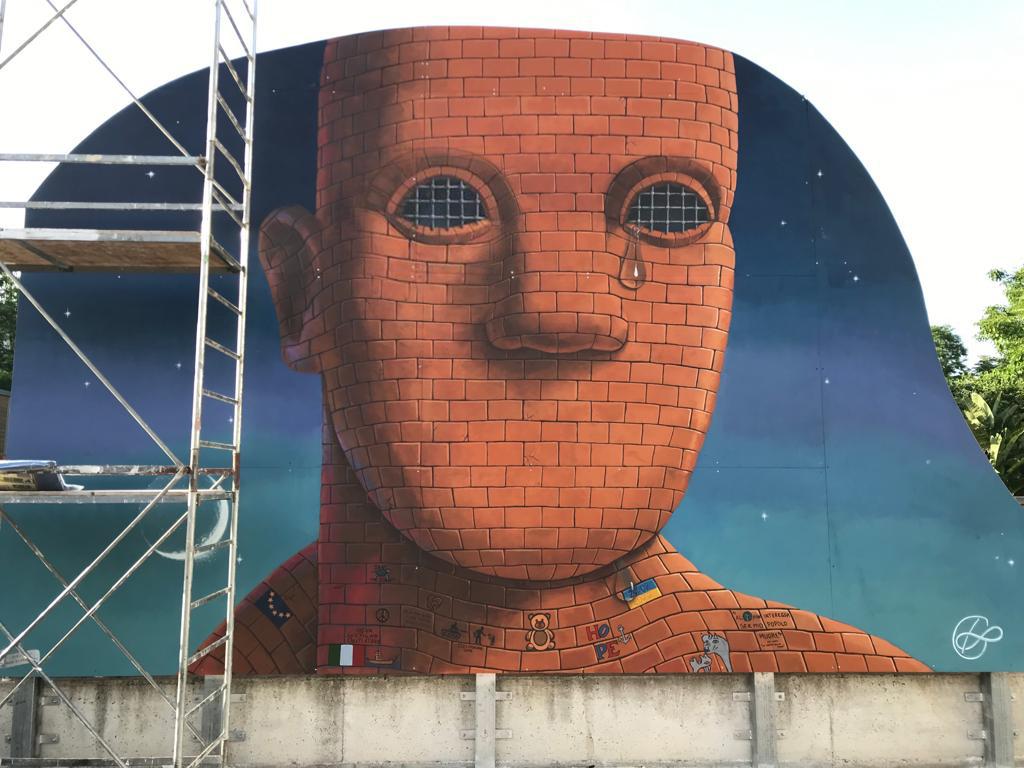 L’arte come socialità, a Policastro il murales “la notte della Fuga” di Nino Florenzano