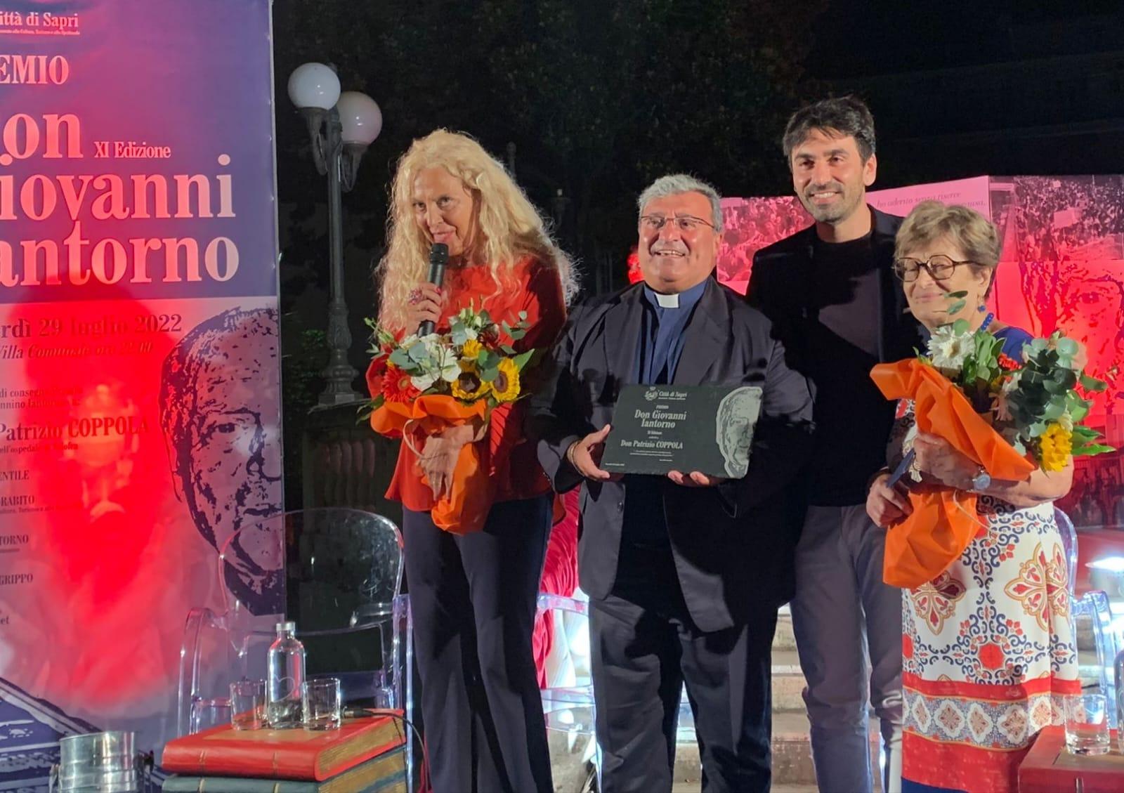 Sapri, emozioni alla XI edizione del premio Don Giovanni Iantorno con padre ‘Joystick’