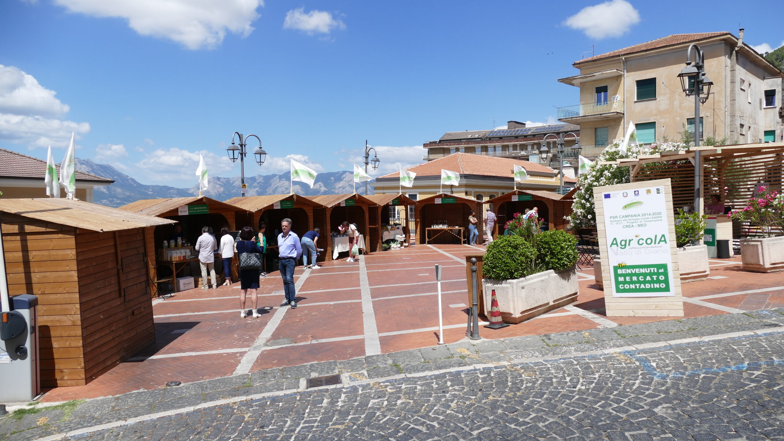 Mercato contadino del Vallo di Diano, l’iniziativa del Gal fa tappa a Sala Consilina