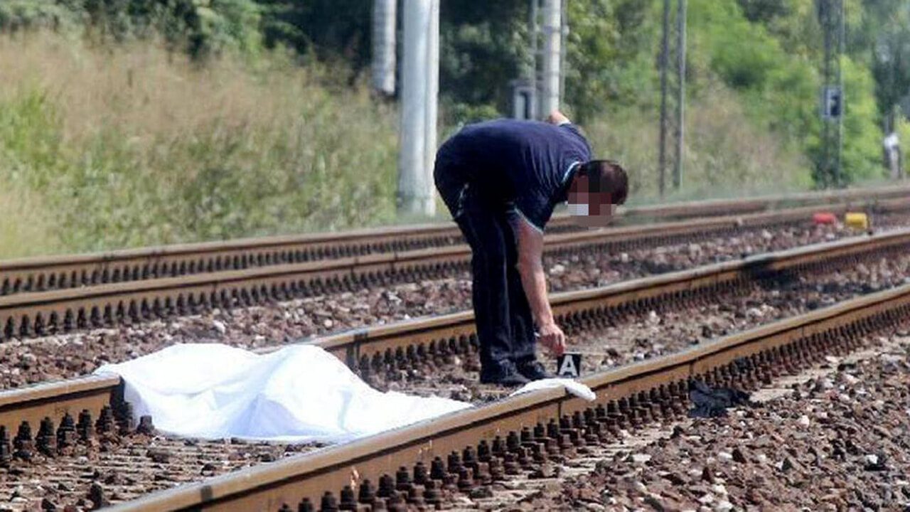 Tragedia sui binari, ritardi e treni soppressi per il Cilento