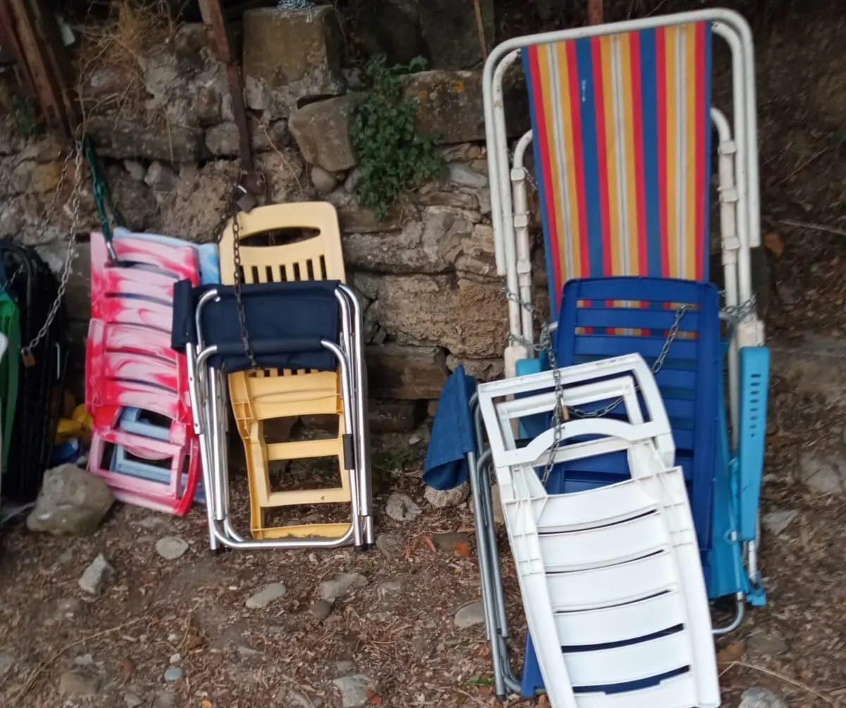 Agropoli, nuovo blitz sulla spiaggia: sequestrati un centinaio di attrezzature balneari