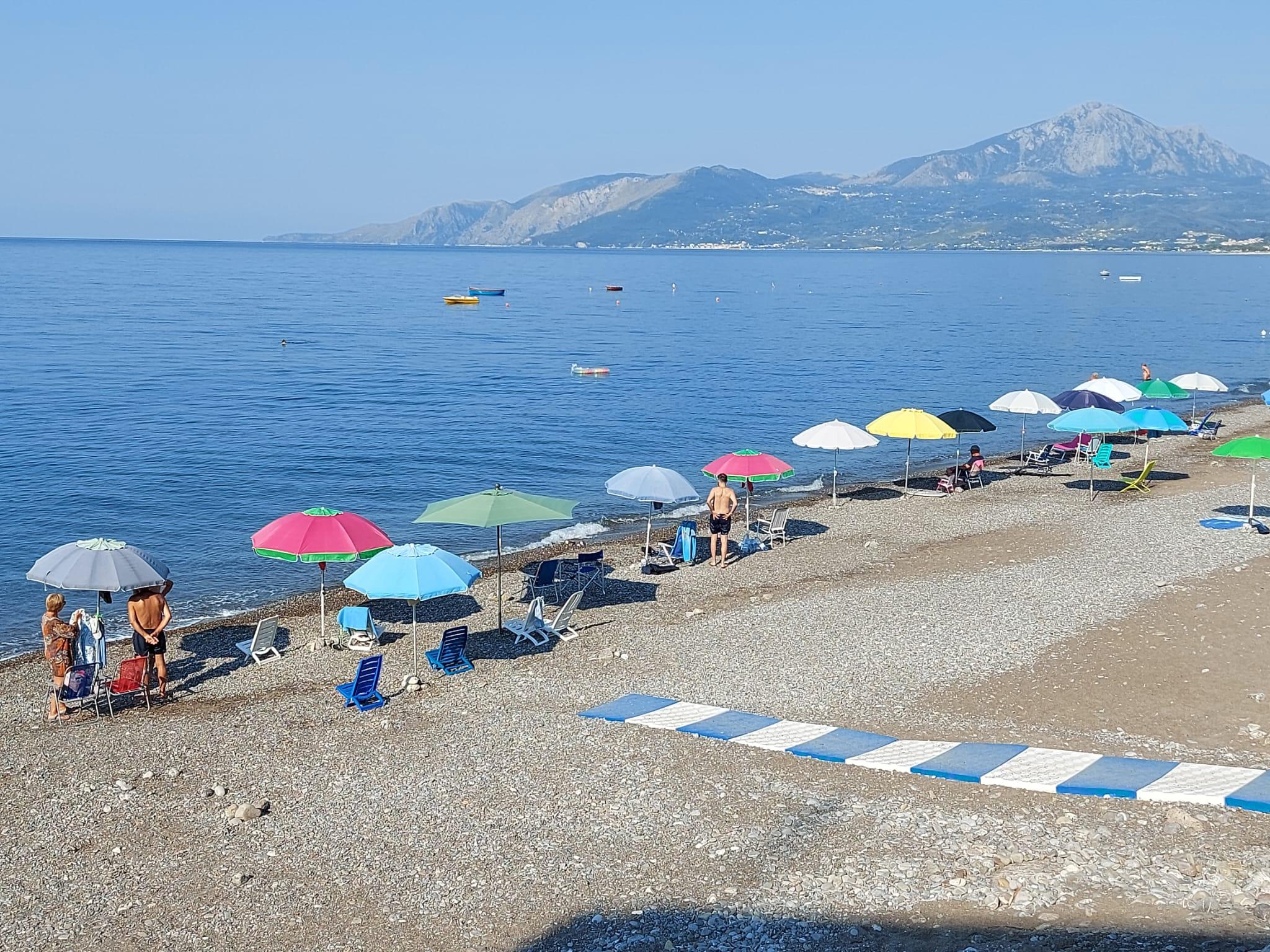 Sapri, sequestrate oltre 50 attrezzature balneari da Capitaneria e Polizia Locale