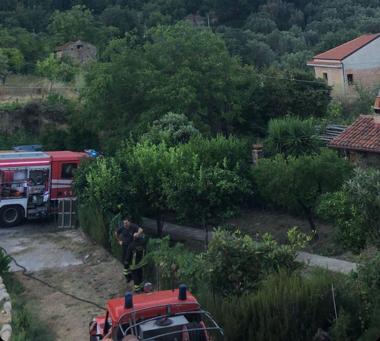 Ceraso, incendio in abitazione: intervengono i vigili del fuoco