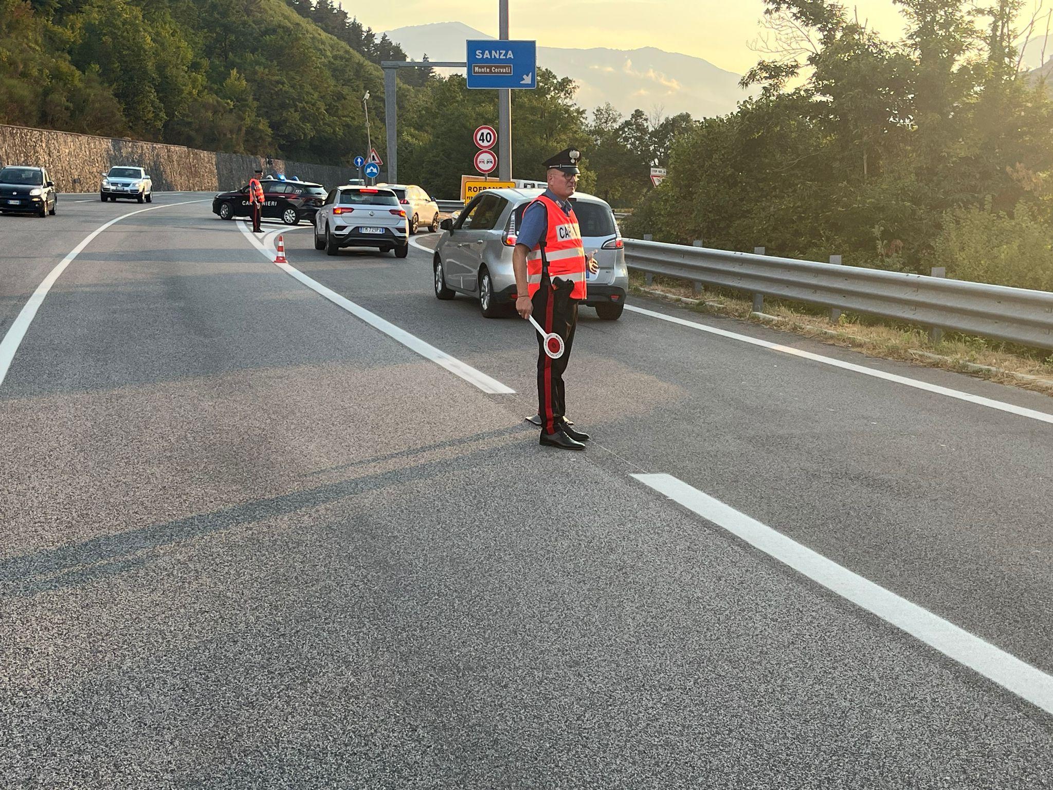 Controlli dei carabinieri a largo raggio nel basso Cilento, 1 arresto per droga e patenti ritirate