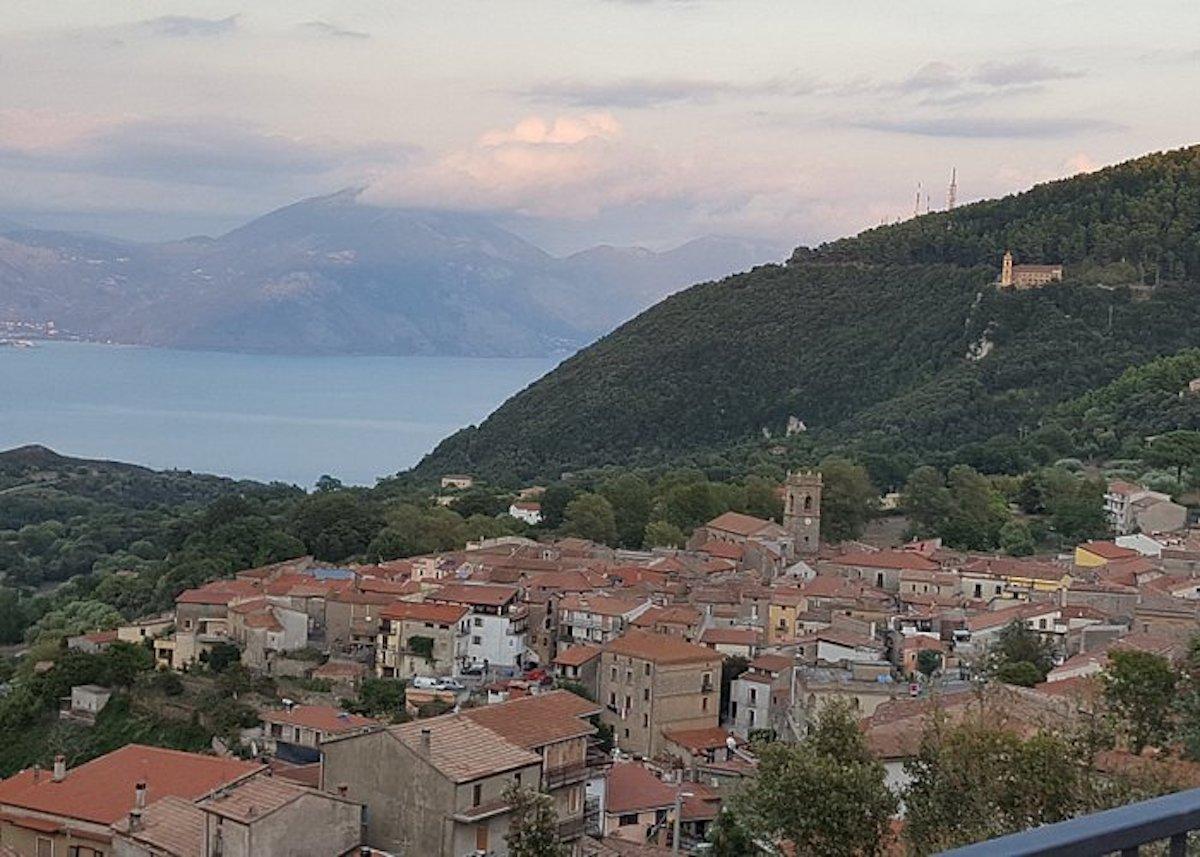 San Giovanni a Piro, rubata un’auto nella notte