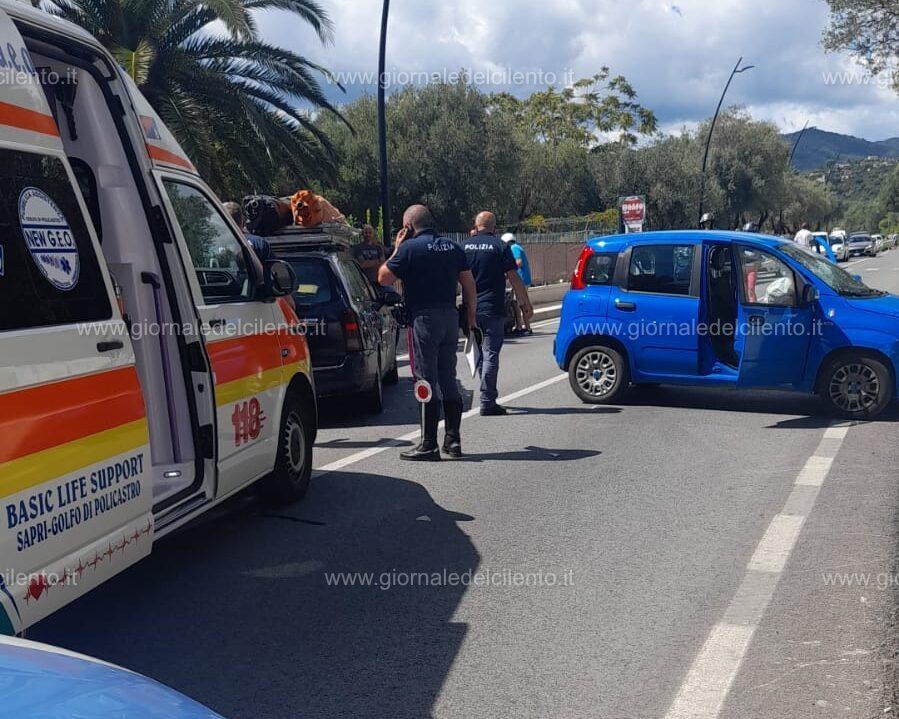 Vibonati, scontro tra due auto sulla statale 18