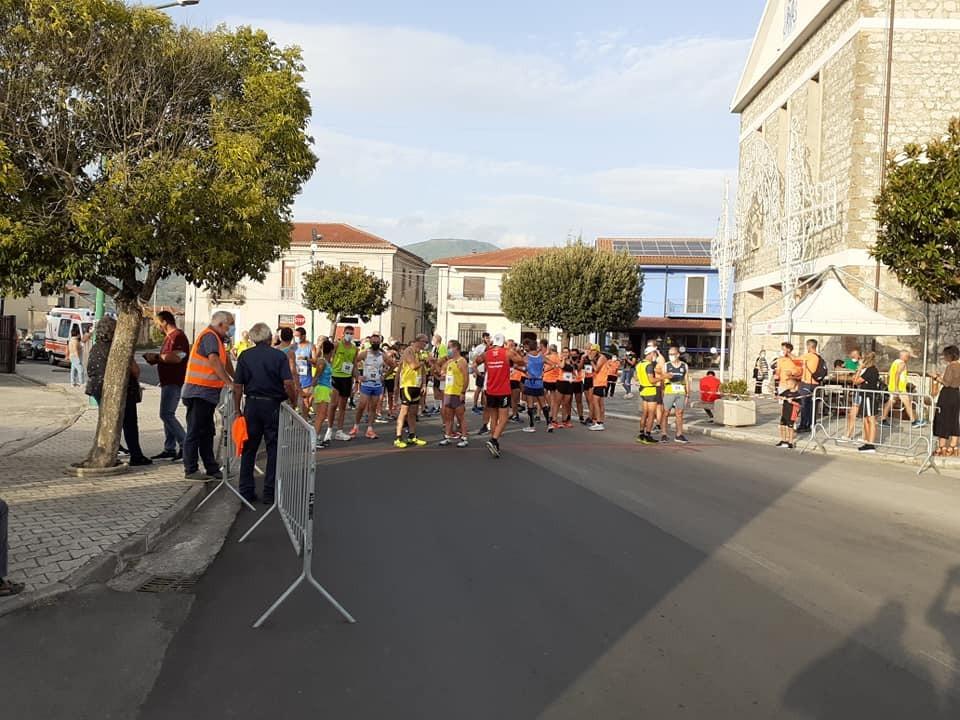 Sassano riabbraccia il popolo delle gare podistiche: domenica c’è la corsa delle Sette Cappelle