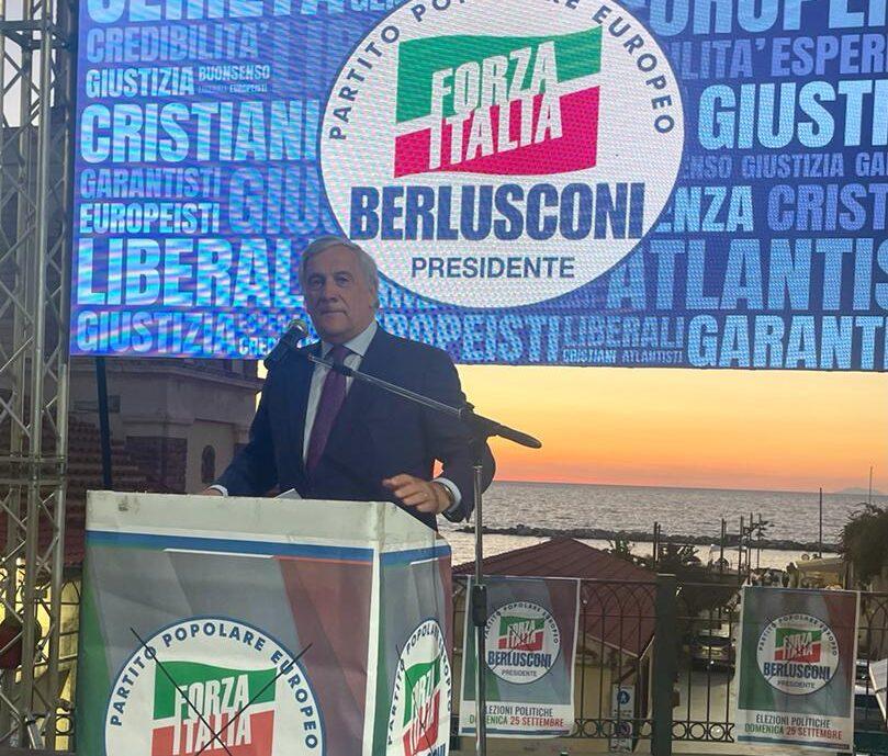 Tajani chiude la campagna elettorale di Forza Italia a Castellabate