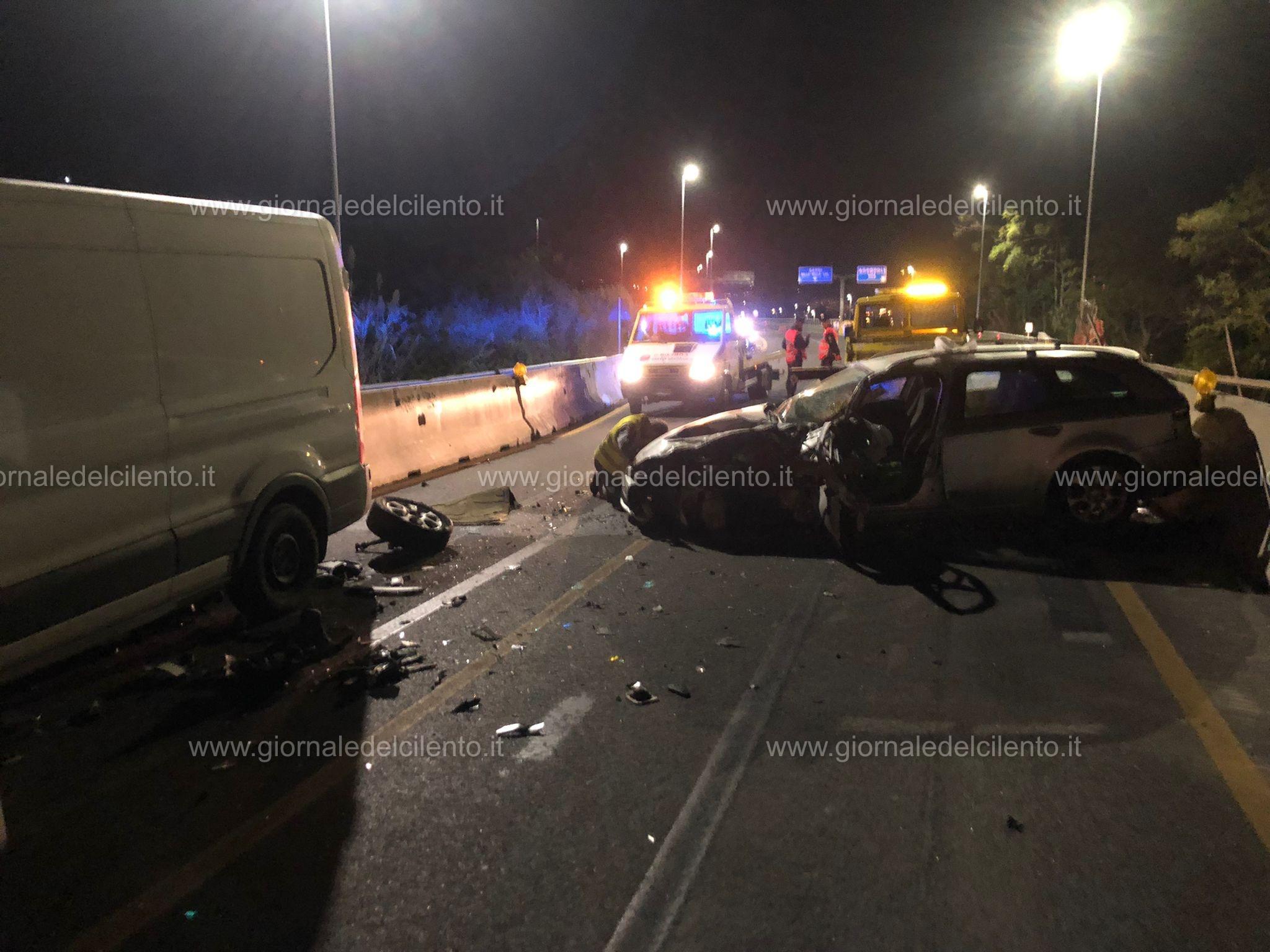 Cilentana, grave incidente: due feriti. Strada chiusa