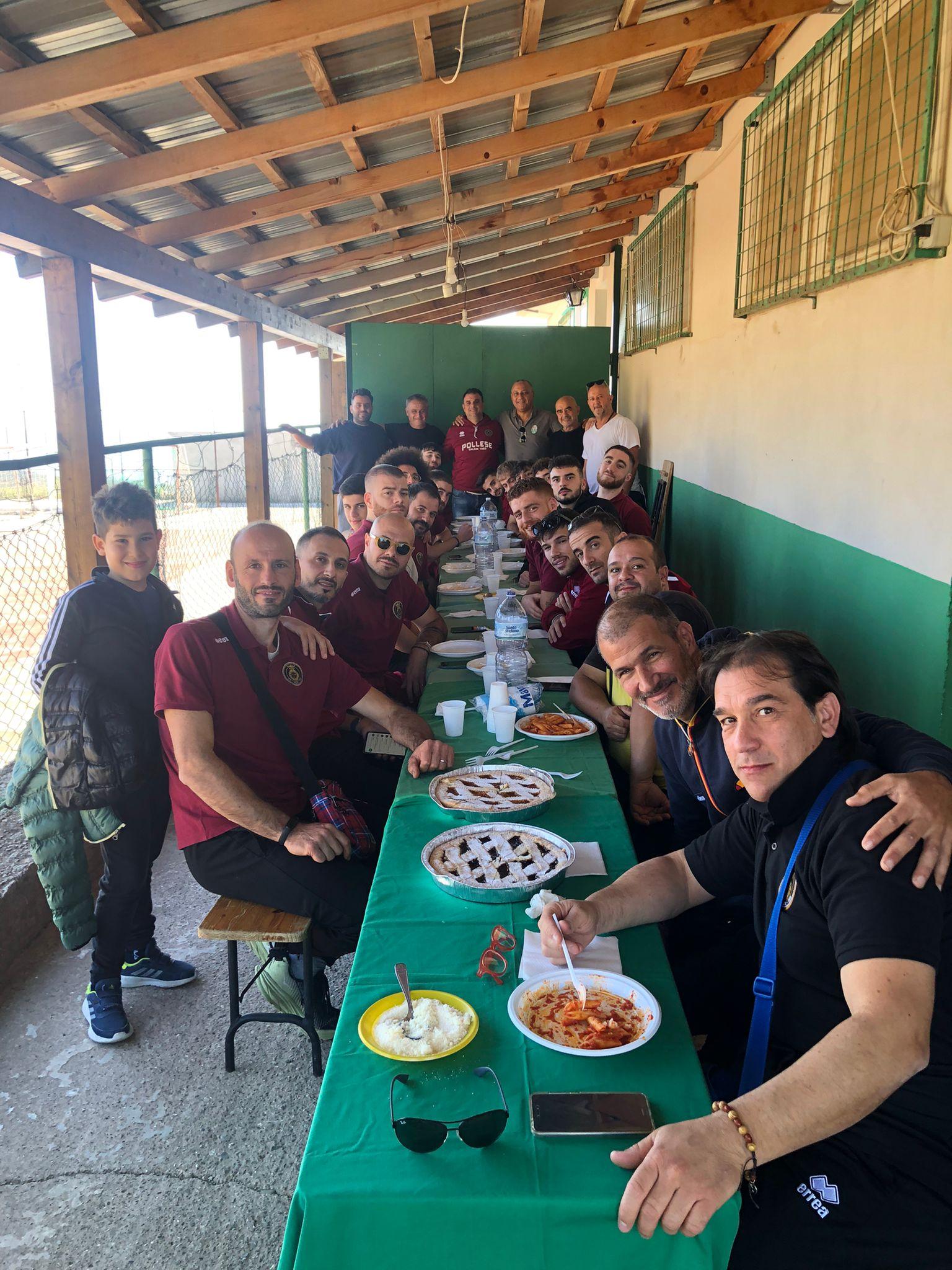 Calcio, a pranzo insieme prima della partita. Lentiscosa ospita la Pollese