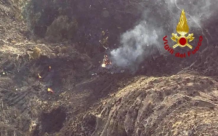 Canadair precipita sull’Etna: a bordo un pilota salernitano