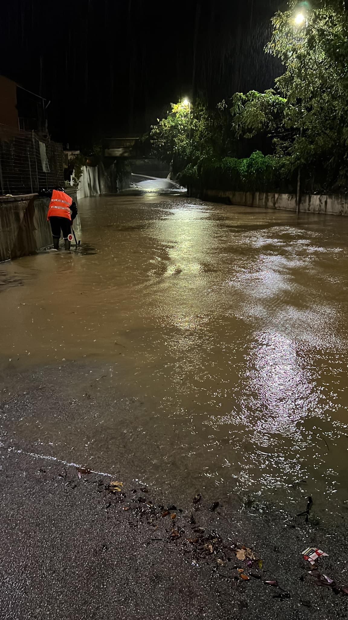 Golfo di Policastro, la pioggia continua a cadere: disagi a Vibonati