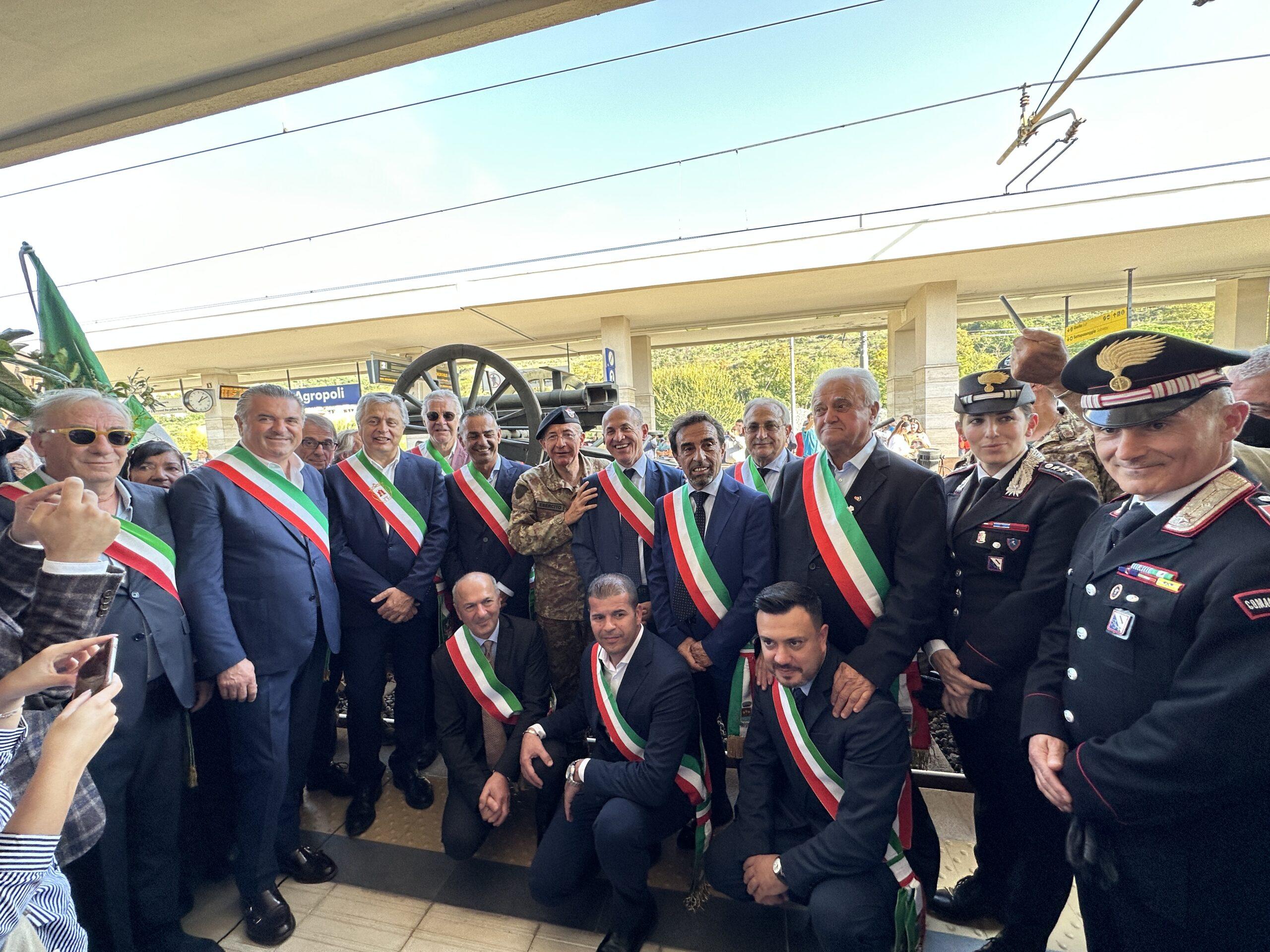 “Il Treno della Memoria” fa tappa nel Cilento: grande partecipazione alla stazione ferroviaria di Agropoli-Castellabate