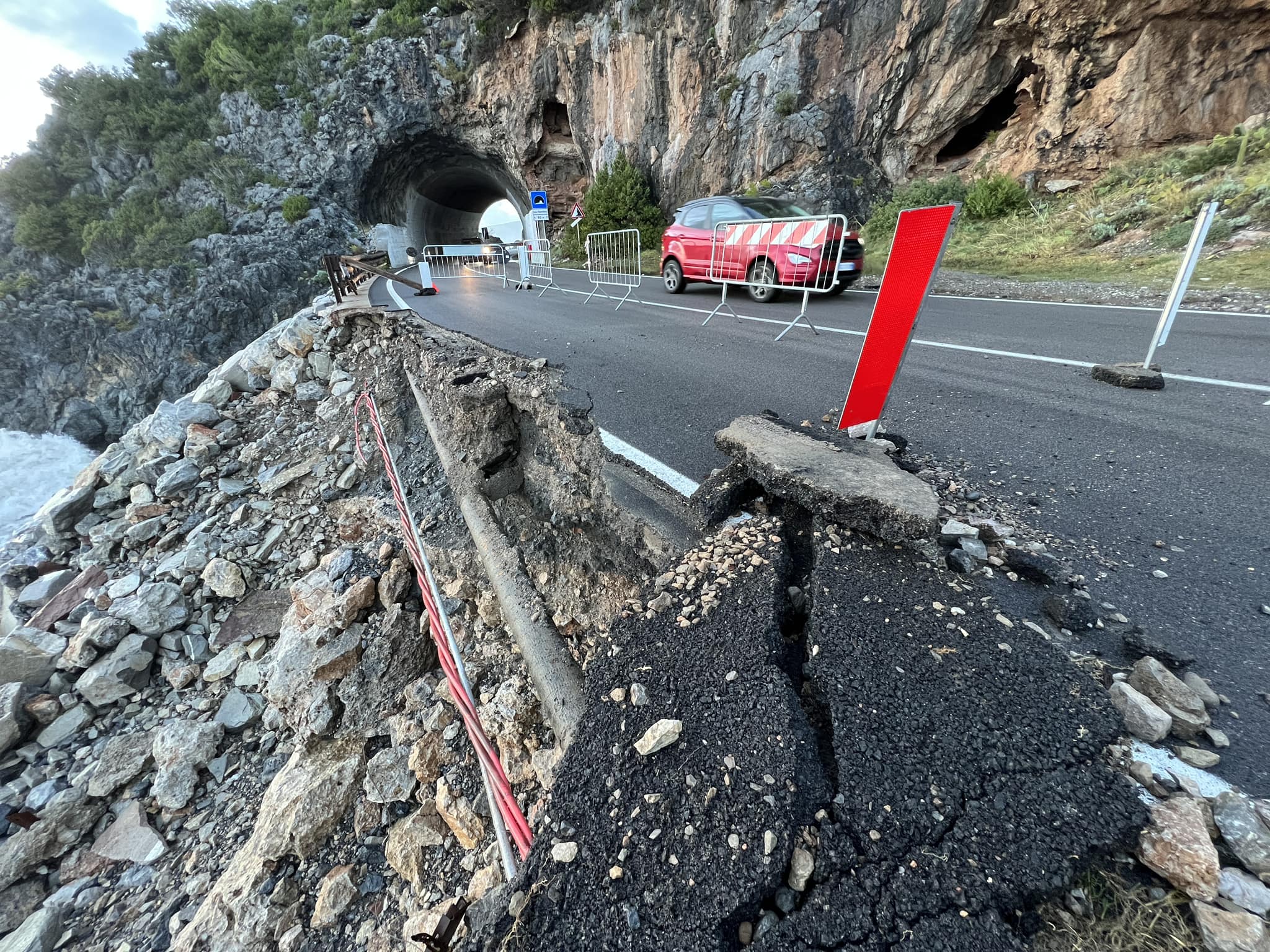 Camerota, strada a rischio crollo. Sindaco: «Chiesta somma urgenza, subito i lavori»