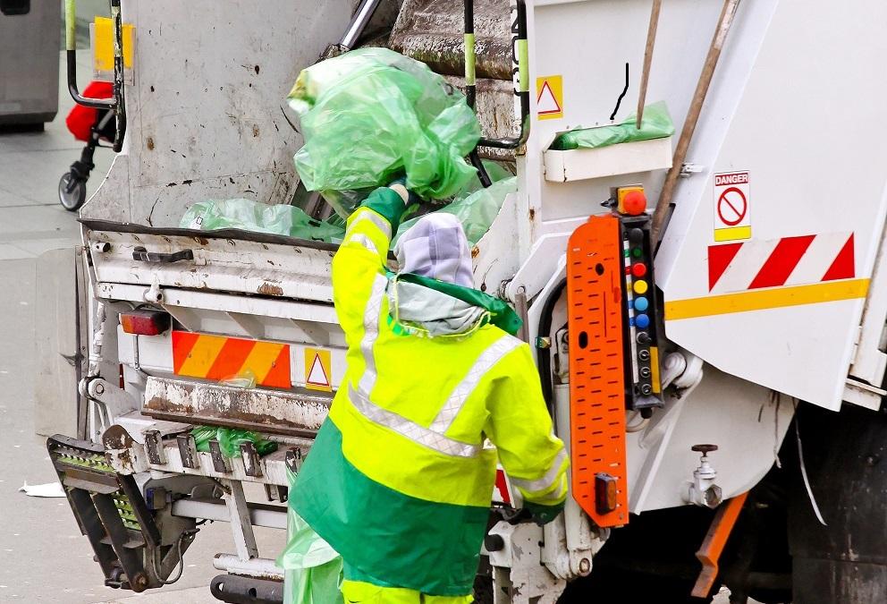Vibonati, sindacati in azione: lavoratori raccolta rifiuti da mesi senza stipendio