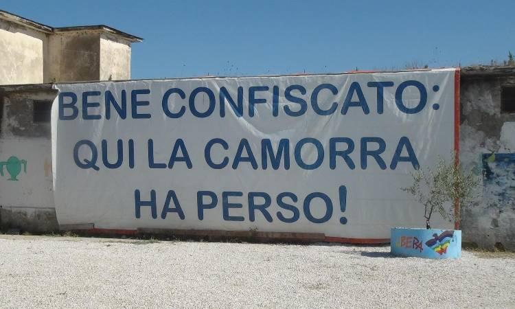 Beni confiscati alla camorra, Libera: «Manca trasparenza, provincia Salerno virtuosa»