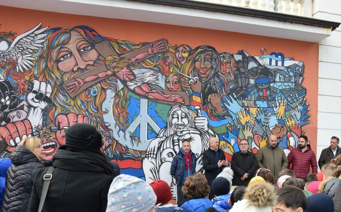 Agropoli, il murales dedicato a Papa Francesco