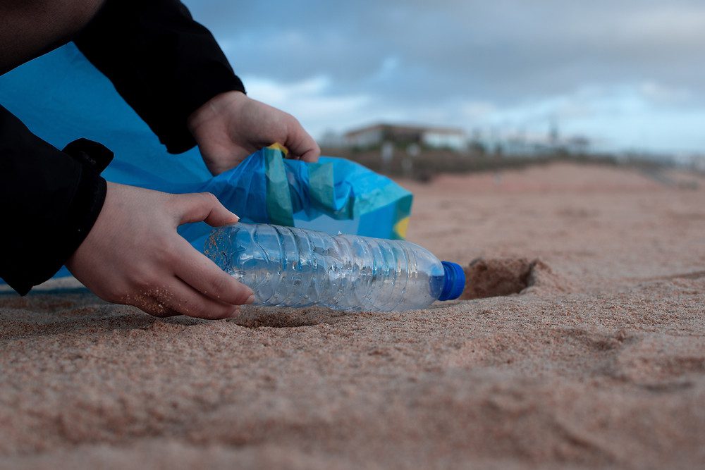 Castellabate, volontari in azione per ripulire le spiagge