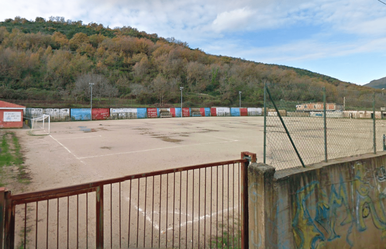 Camerota, via ai lavori per il campo sportivo in sintetico. Scarpitta: «Promessa mantenuta»