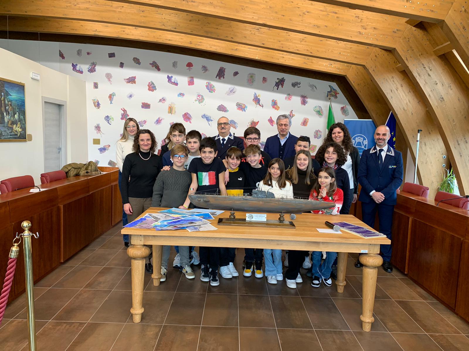 Concorso scolastico dedicato al Sommergibile Velella, premiata la classe 1D della scuola secondaria di primo grado del plesso di Castellabate