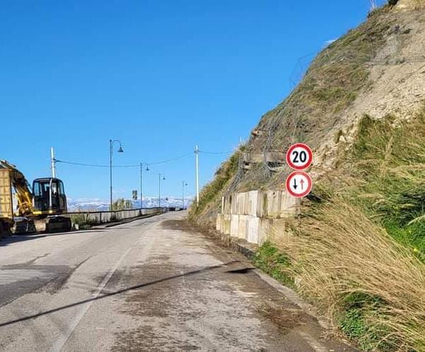 Agropoli: terminati i lavori di messa in sicurezza del costone sulla Ex Sp 184, rimossi blocchi in cemento