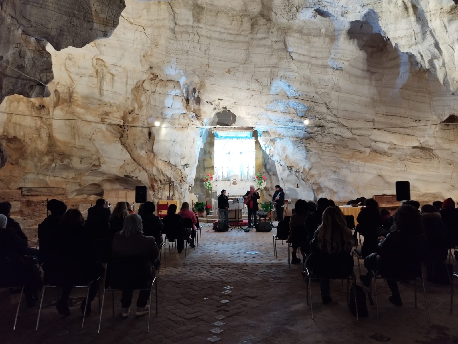 Sant’Angelo a Fasanella, un successo il concerto di Espedito De Marino Quartet nella grotta di San Michele