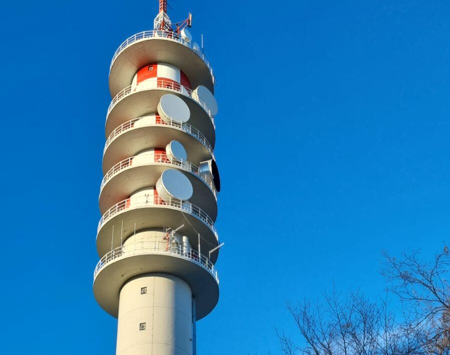 Tecnici bloccati per ore nell’ascensore del ripetitore sul monte a Sant’Arsenio