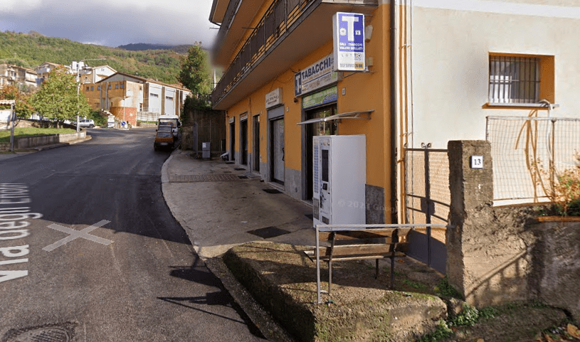 Novi Velia, doppio colpo nella notte: ladri svaligiano tabacchi e parrucchiere