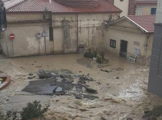 Castellabate, dopo l’alluvione continua la messa in sicurezza: lavori in piazzetta Caduti del mare