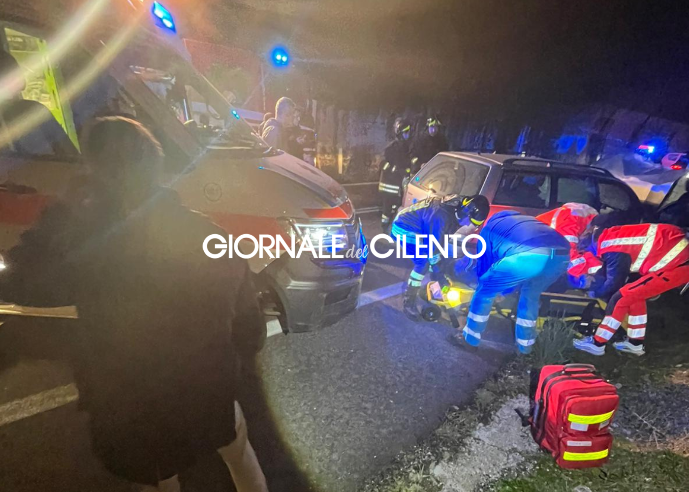 Ennesimo incidente lungo la Cilentana: sul posto ambulanze e vigili del fuoco