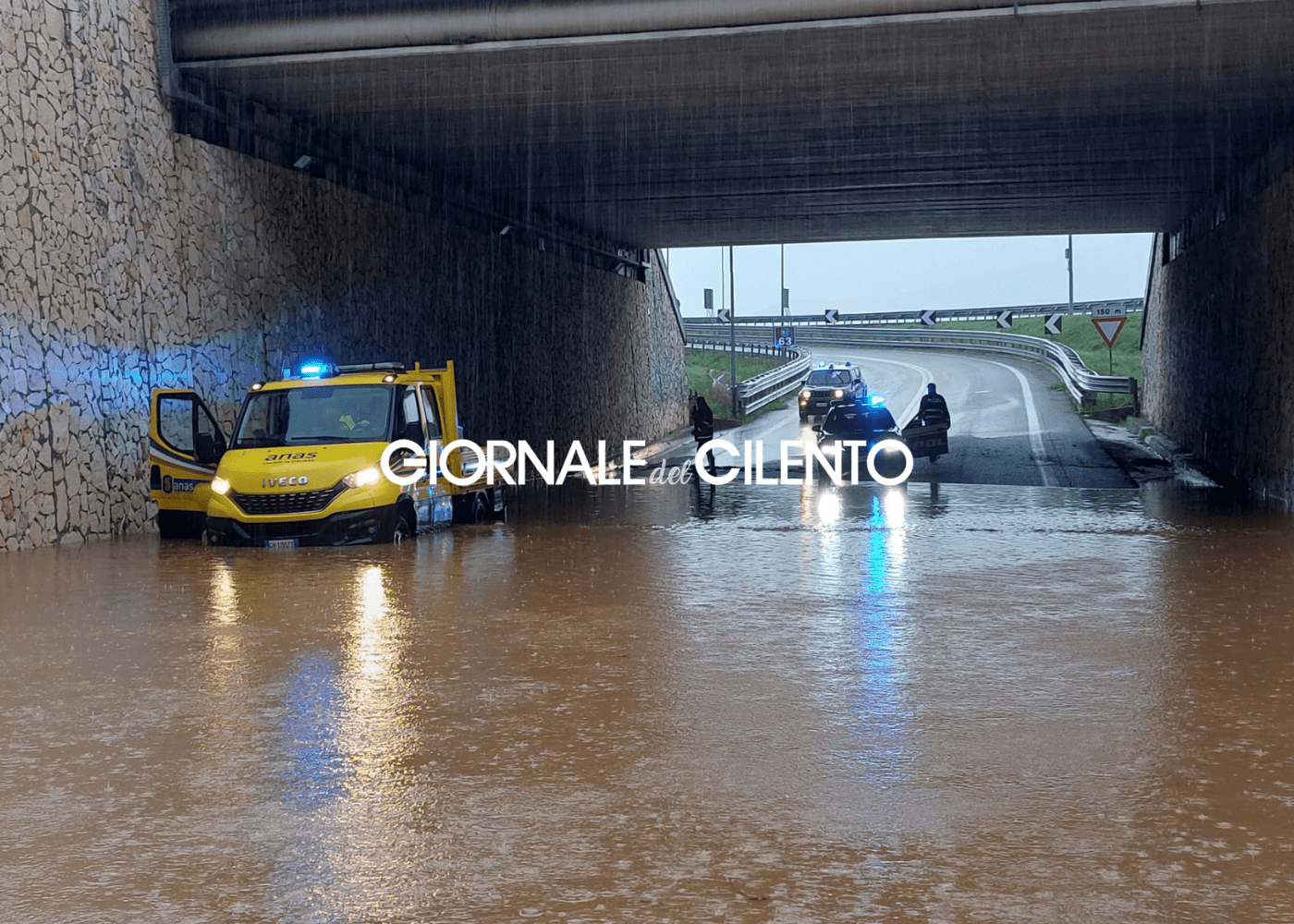 Allerta meteo, chiuso il sottopasso dell’A2 all’altezza di Petina