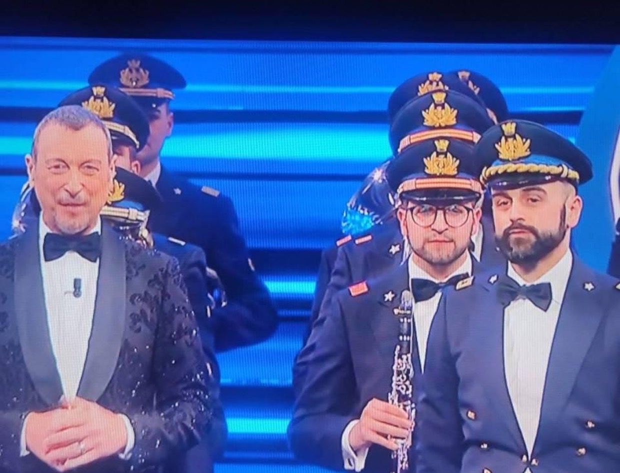 Sanremo: banda Aeronautica Militare apre finale con maestro Leo Cammarano, orgoglio di Camerota