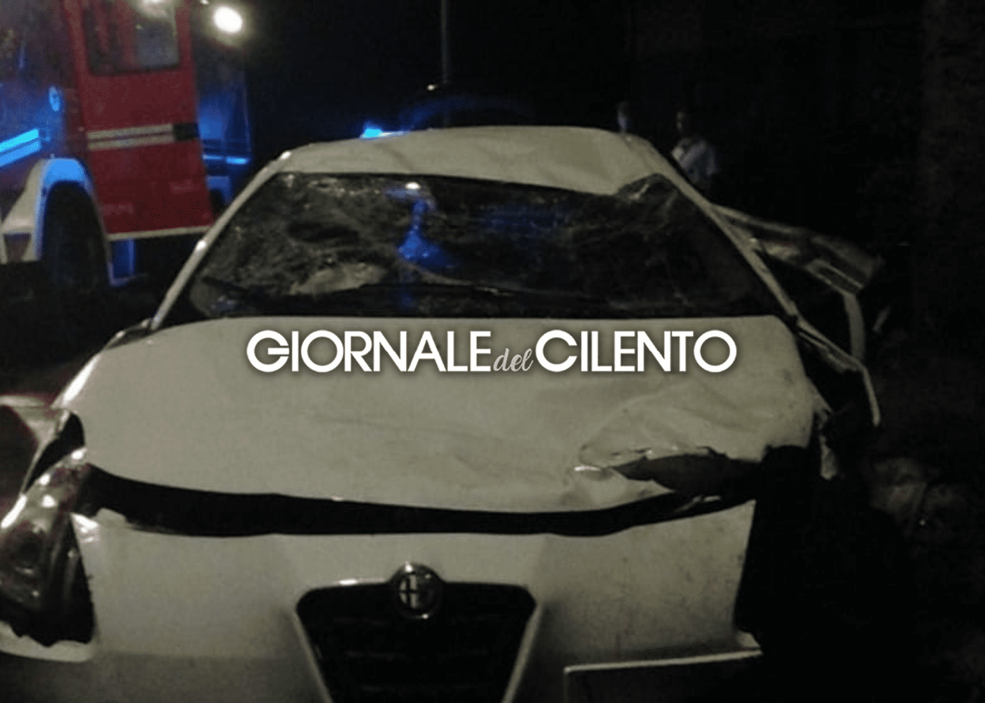 Cilento, grave schianto nella notte: giovane in prognosi riservata. Tre estratti da lamiere