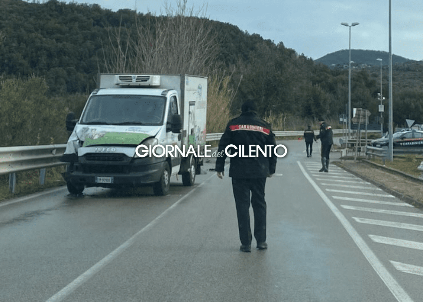 Vallo della Lucania, auto contro camion: incidente all’alba