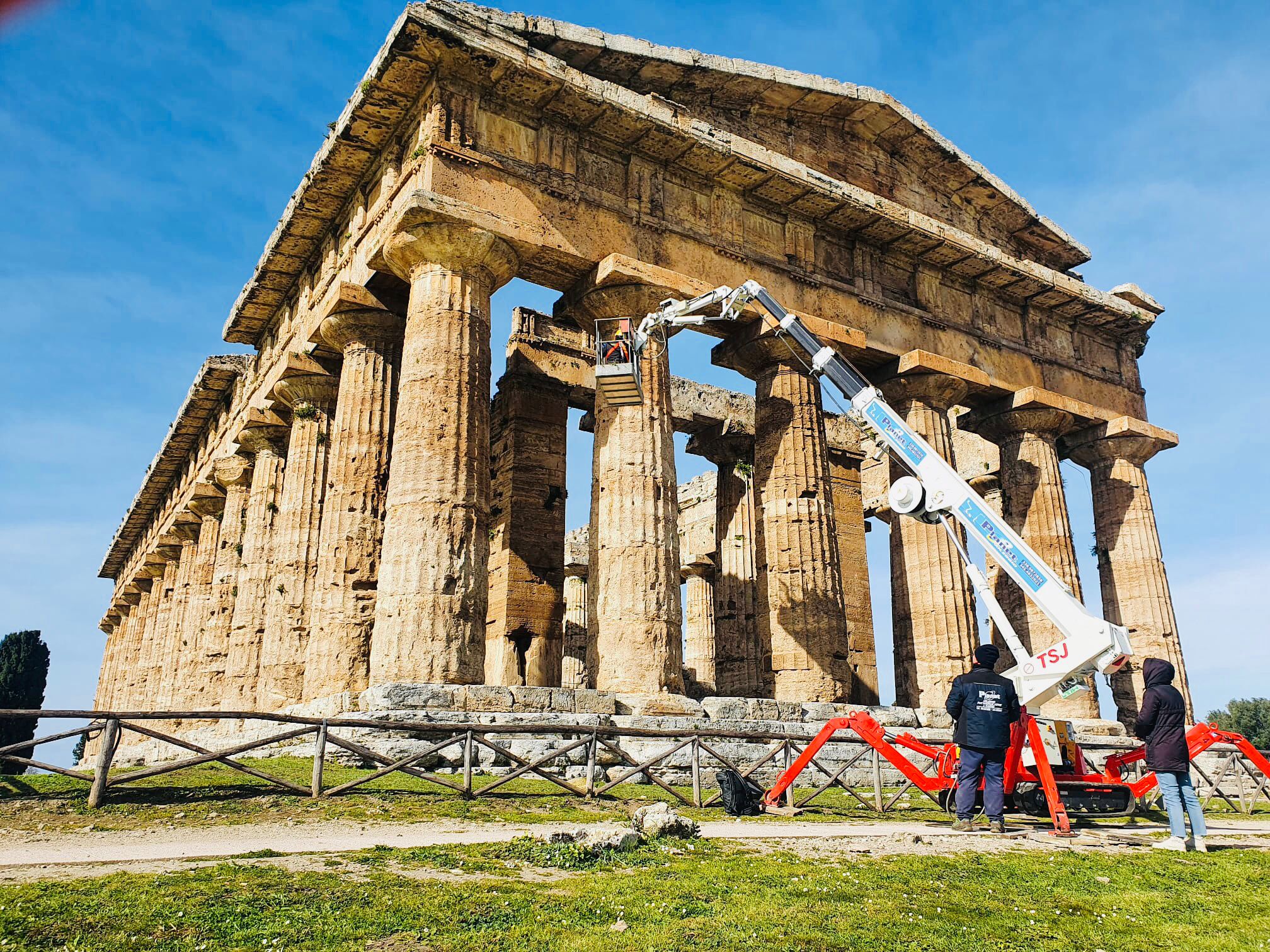 Paestum, via ai lavori di manutenzione dei tre templi