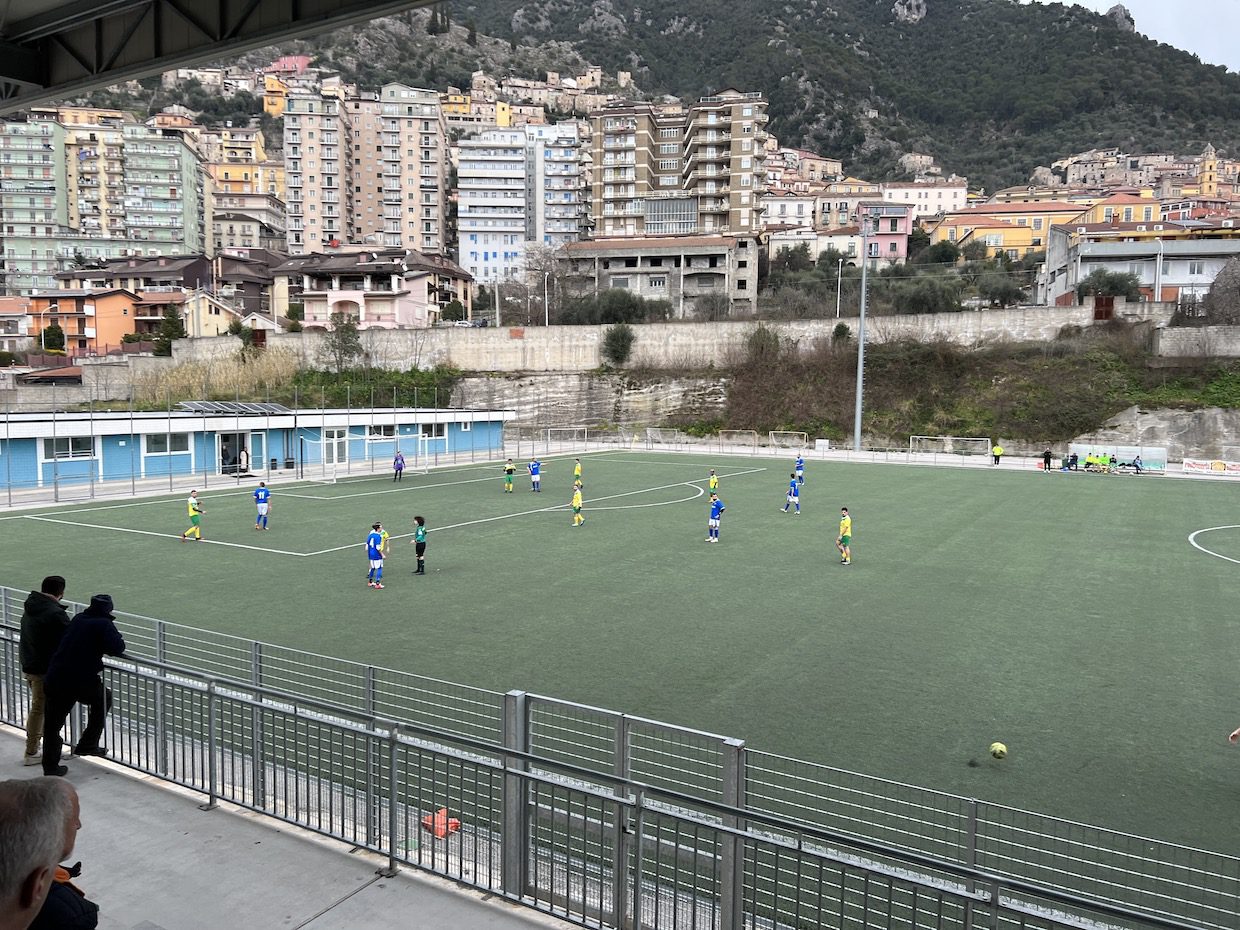 Calcio, seconda categoria: Polisportiva Marina e Sassano giocano un altro calcio. Ora niente play-off
