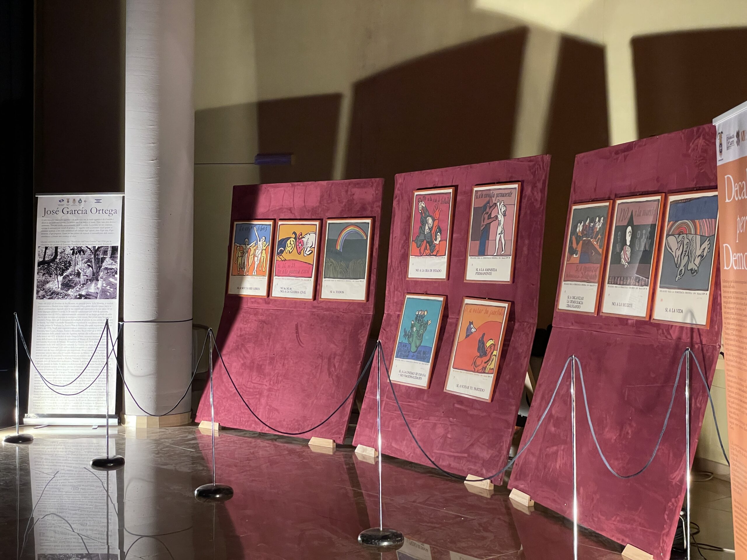 La mostra “Decalogo per la Democrazia” di José Ortega in esposizione a Sapri