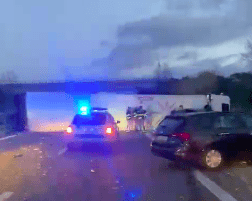 Tir si ribalta sull’autostrada tra Padula Buonabitacolo e Sala Consilina: traffico rallentato