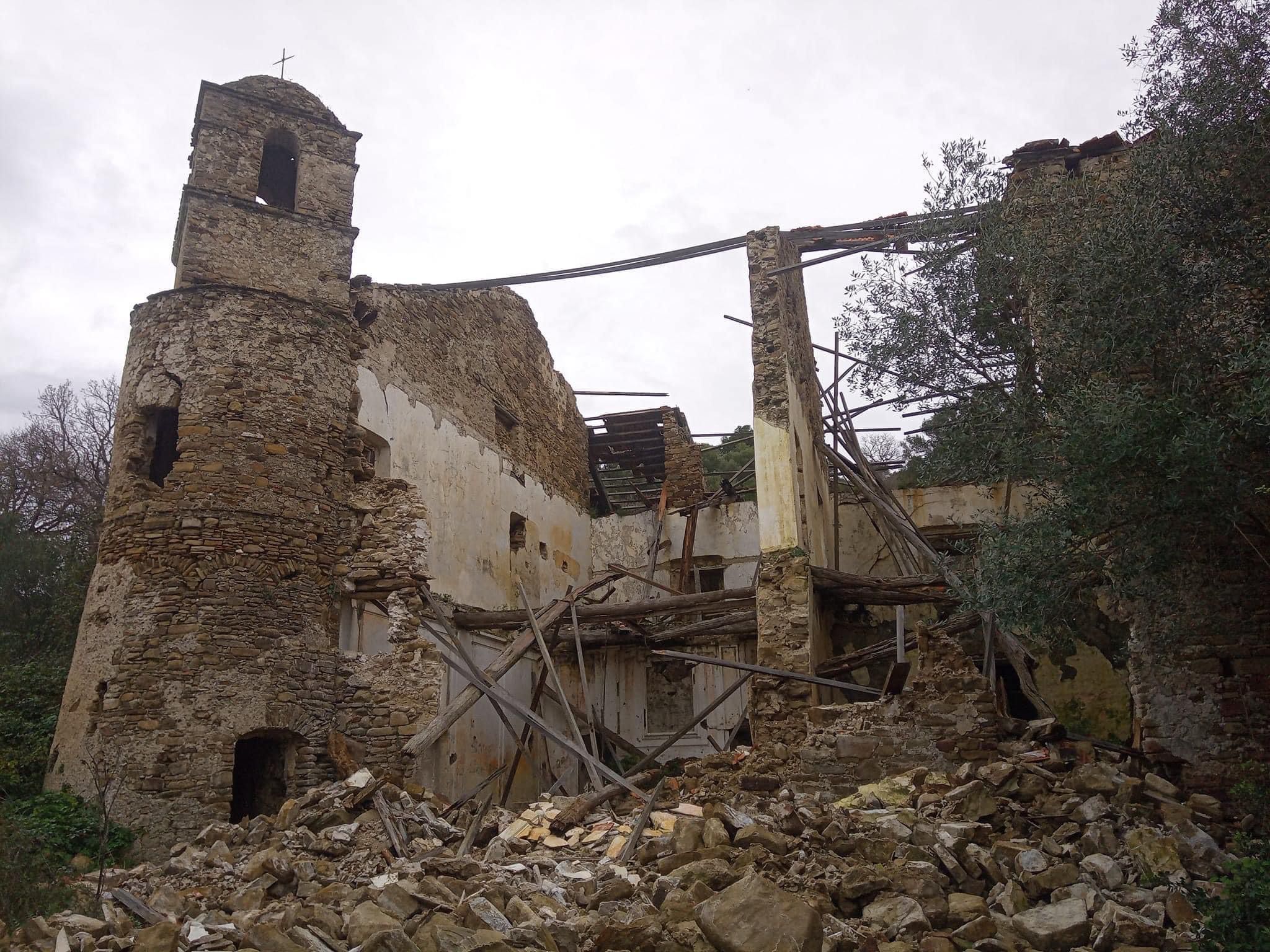 Incuria e degrado, l’antico monastero di San Giovanni a Castellabate si sgretola