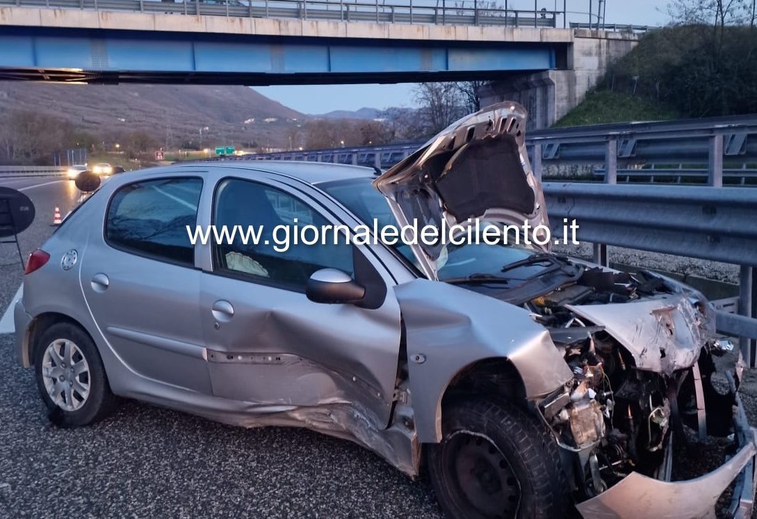 Incidente sull’Autostrada del Mediterraneo allo svincolo di Polla: due donne ferite