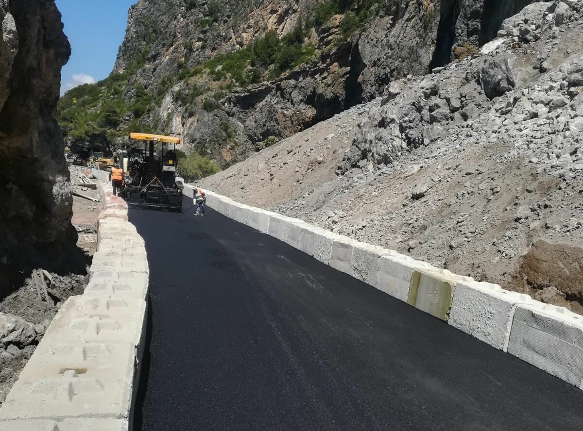 Camerota, riapre la strada del Mingardo a senso unico con semaforo