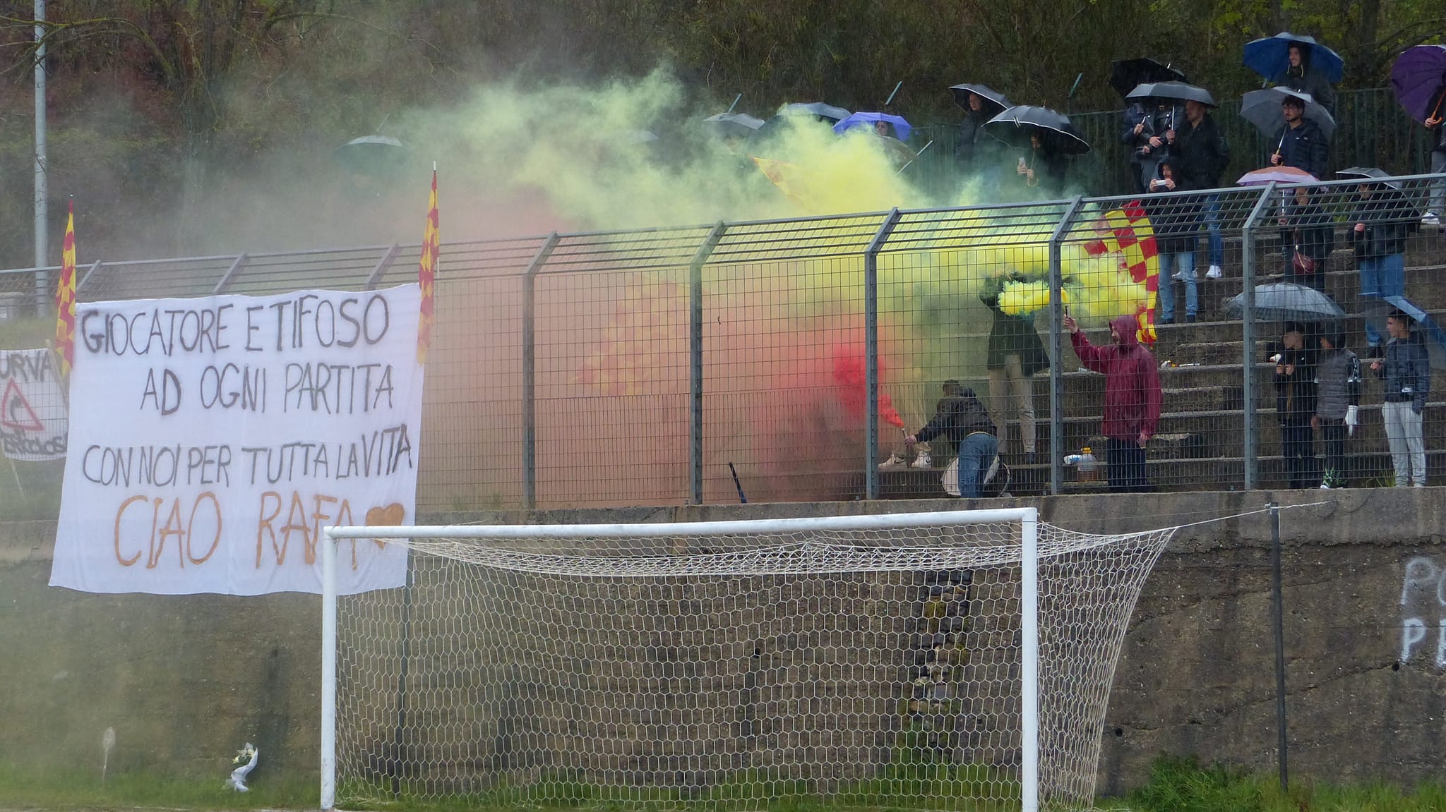 Tragedia dopo discoteca, Real Cilento-Fox Paestum: sugli spalti il ricordo di Rafael