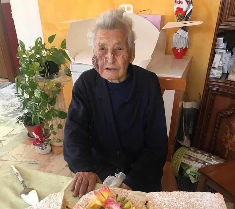 Cilento, nonna Giovanna festeggia 107 anni