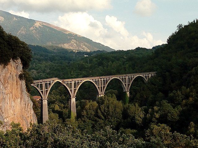 Precipita dal ponte di Lagonegro: muore 18enne di Casaletto Spartano 