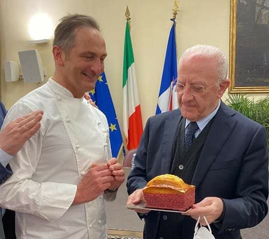 Manilia ospite di De Luca con i pasticceri di Apei: i dolci conquistano il presidente