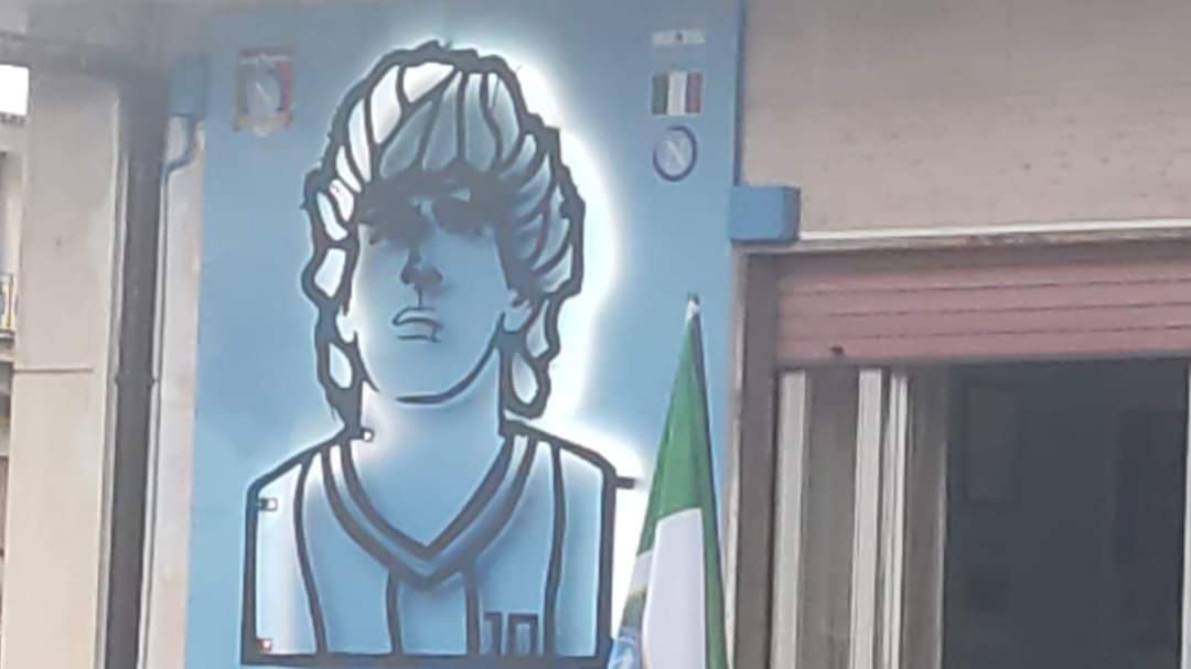 “Diego iluminado”: l’opera dedicata a Maradona nel Club Napoli di Sala Consilina