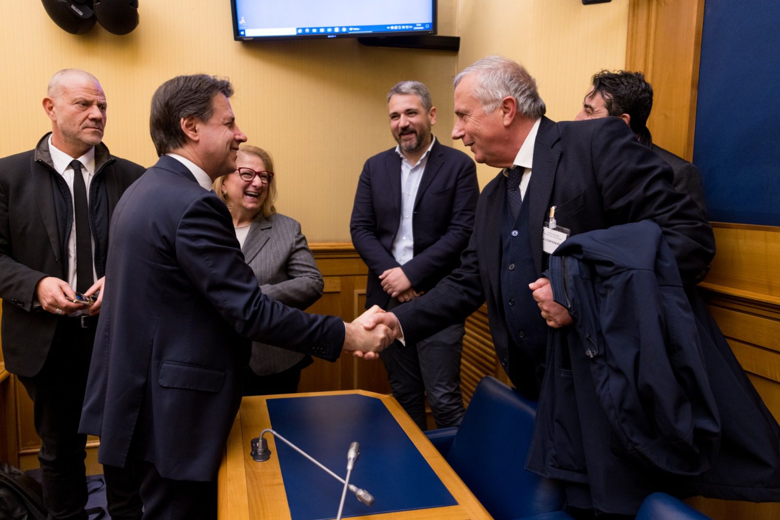 ‘La bella politica: incontro tra Dario Vassallo e Giuseppe Conte a Teggiano lunedì 8 maggio