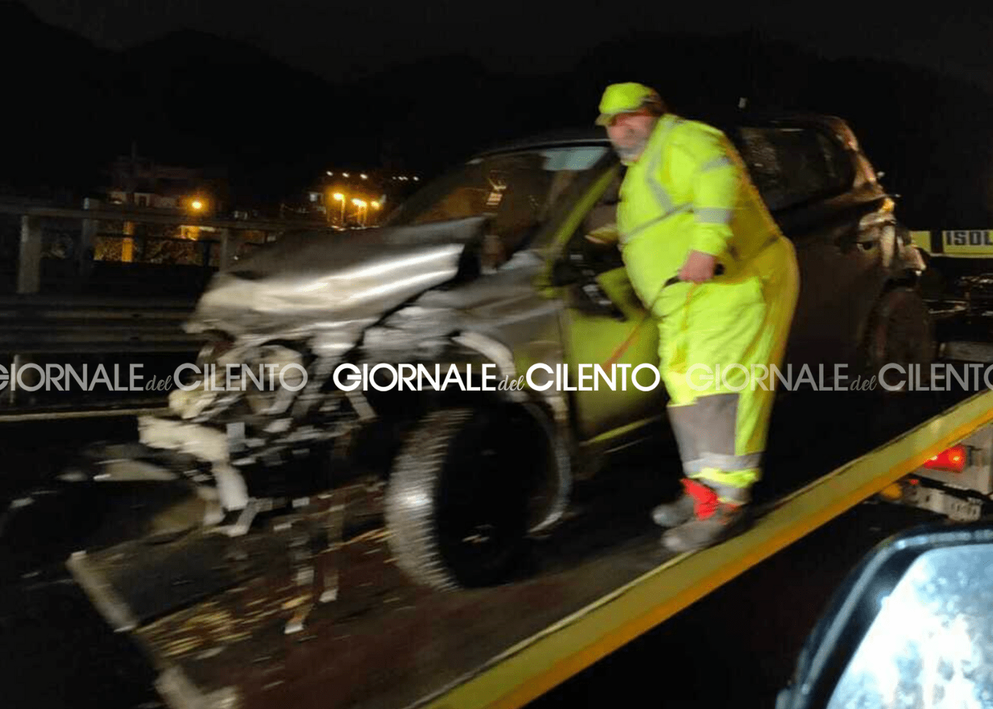 Incidente drammatico nel salernitano, perdono la vita una 13enne e un 16enne. Gravi mamma e figlio di 7 anni