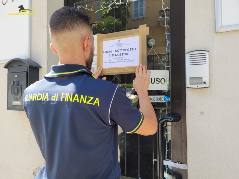 Finanza sequestra 2 milioni di euro di oggetti preziosi: titolare ‘compro oro’ nei guai